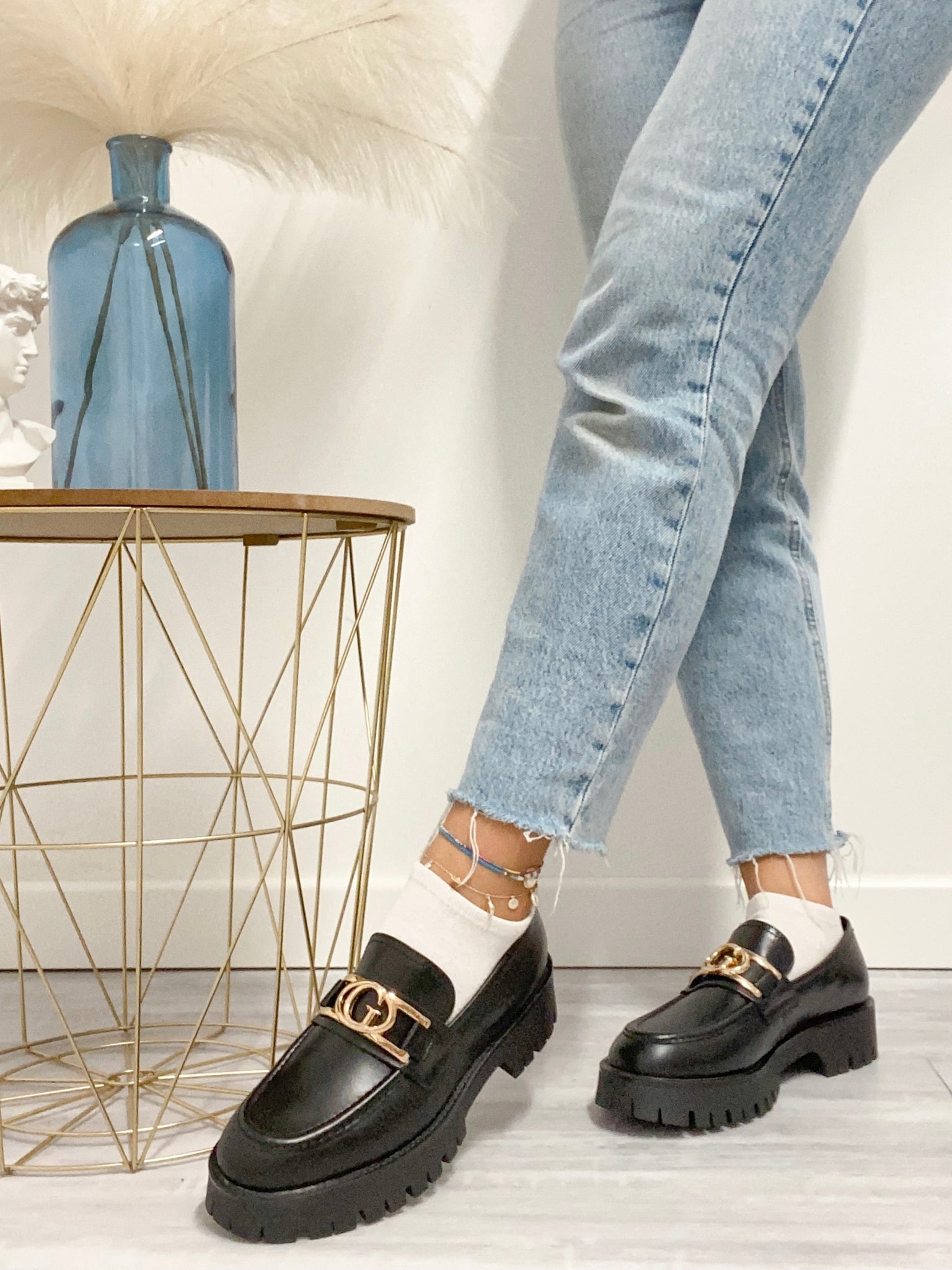 GUESS - Mocassino in cuoio nero con logo 4G all over su GUESS - Mocassino in cuoio nero con logo 4G all over su